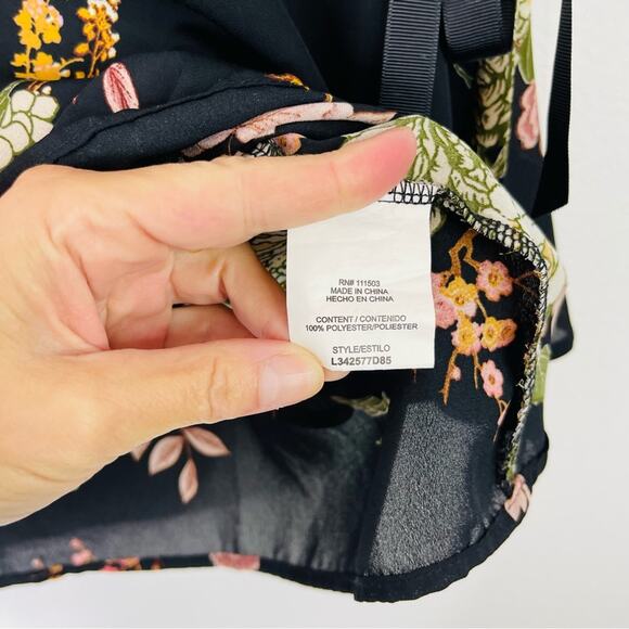 Lily Black white pink floral cottagecore romantic bow popover top large - Picture 7 of 8